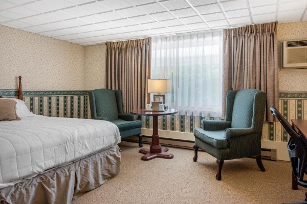 Coachman Inn image 19