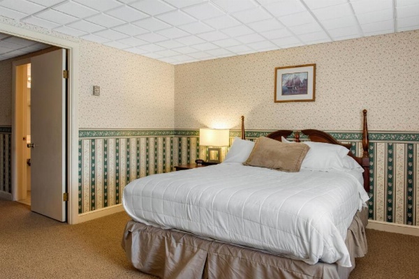 Coachman Inn image 20