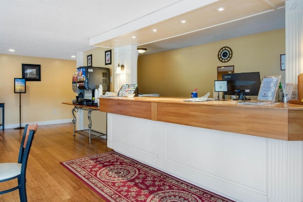 Coachman Inn image 4